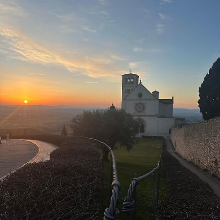 Monolocale L'Anfiteatro Romano Assisi Bagian luar foto