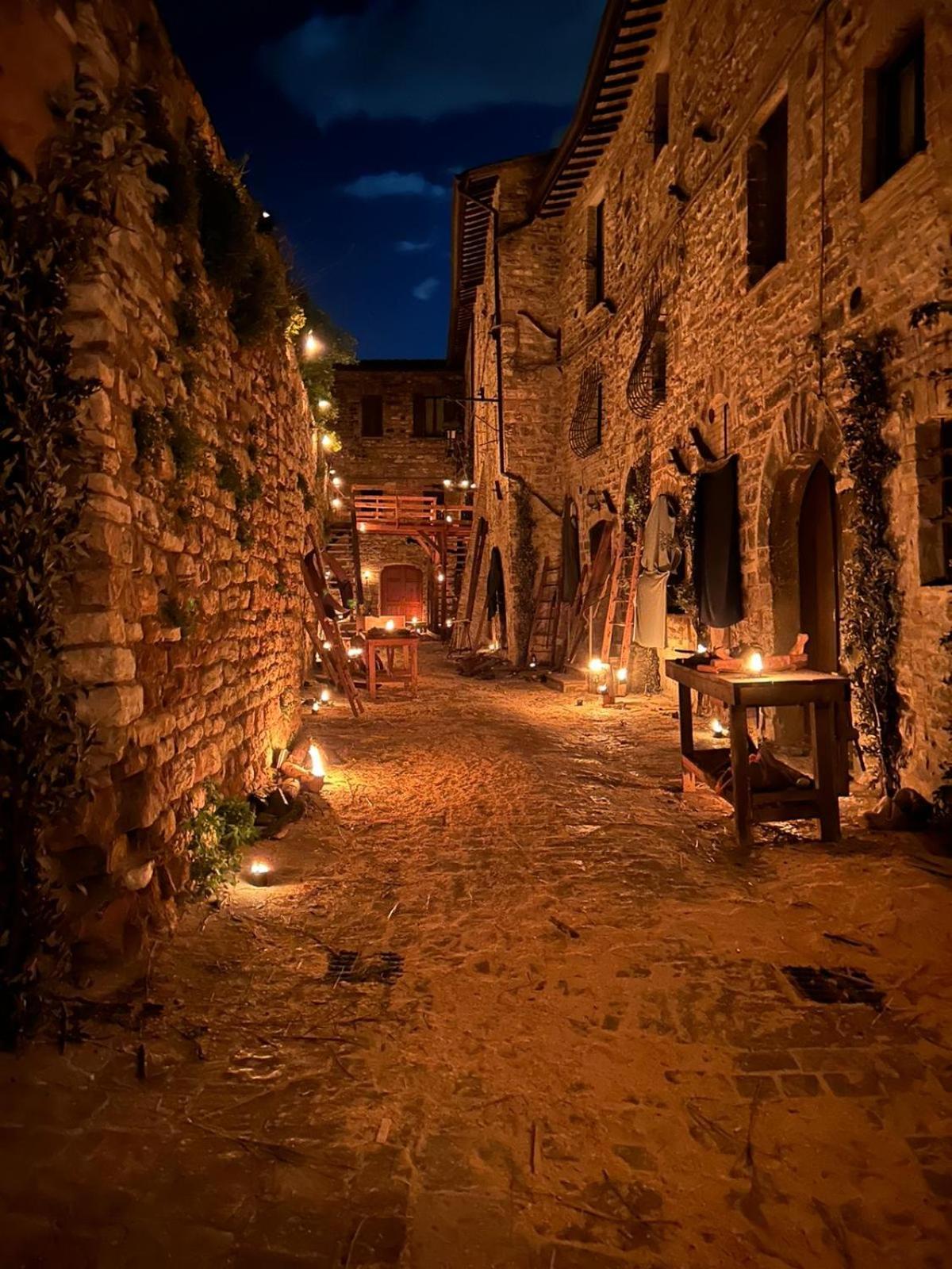 Monolocale L'Anfiteatro Romano Assisi Bagian luar foto